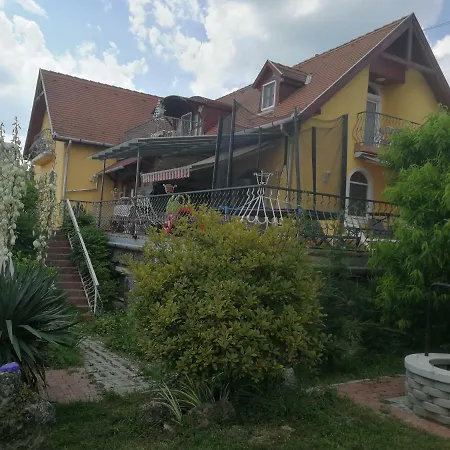 Apartmanhaz Klara *
